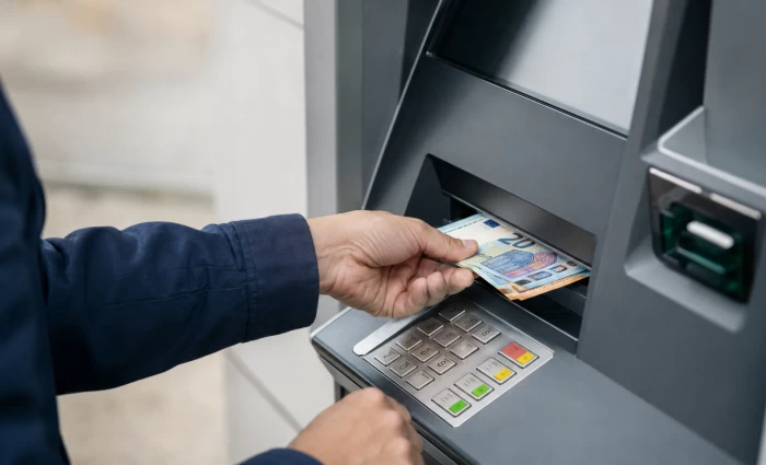 Πόσα «τραβούν» οι Κύπριοι από τα ΑΤΜ